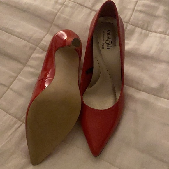 Red heels - Picture 2 of 2